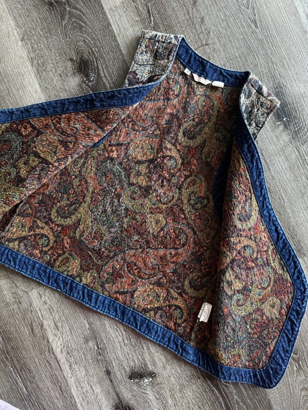 Vintage 90s Got You Covered Woven Tapestry Paisley Vest - Picture 8 of 13